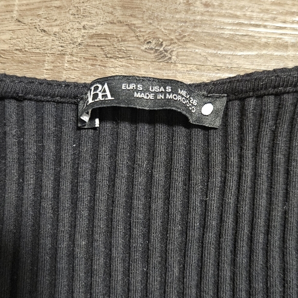 Bundle of 2 tops - Picture 2 of 3